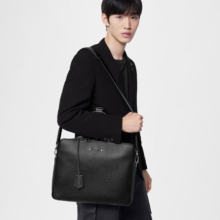 タイムレスな一品♪【Louis Vuitton】アルマンド ブリーフケース M54381