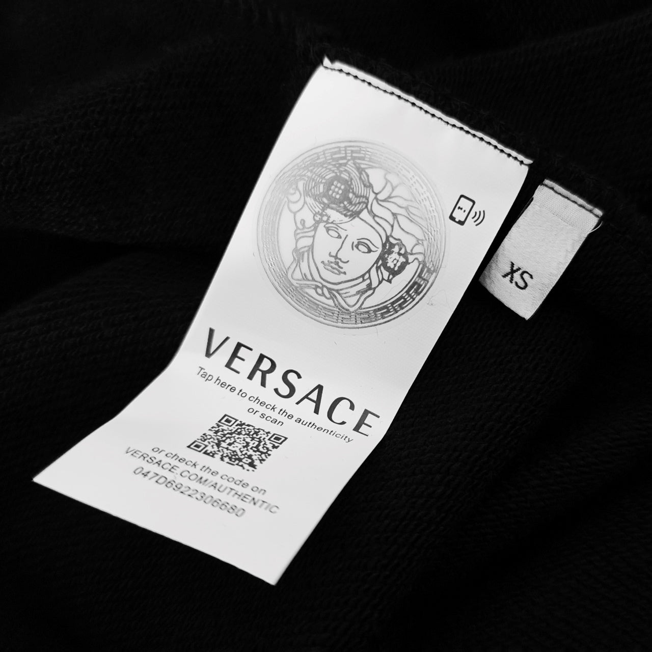 【VERSACE公式旗艦店】ご好評に付き再入荷!