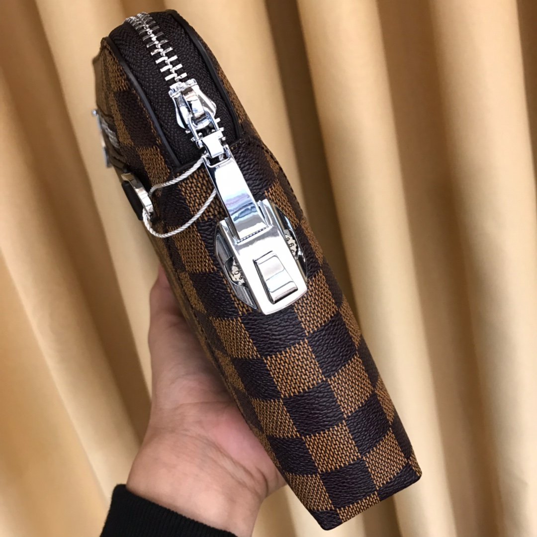 LOUIS VUITTON(ルイヴィトン)クラッチバッグ 28x19x3cm