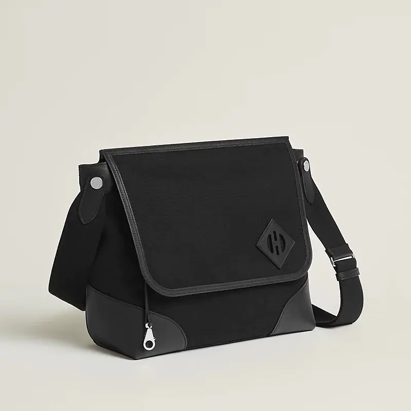 HERMES★黒x黒が上品なお仕事メッセンジャーバッグオールバック H084117CJAB