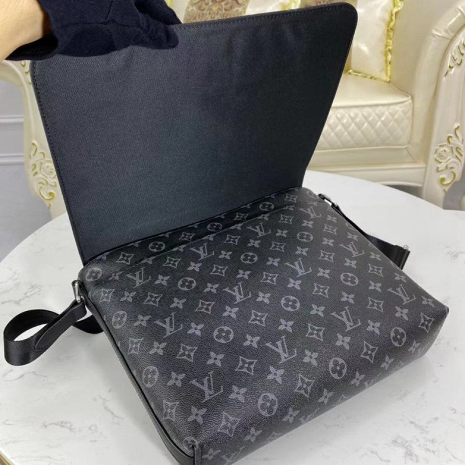LOUIS VUITTON M45271 ディストリクト MM NV2