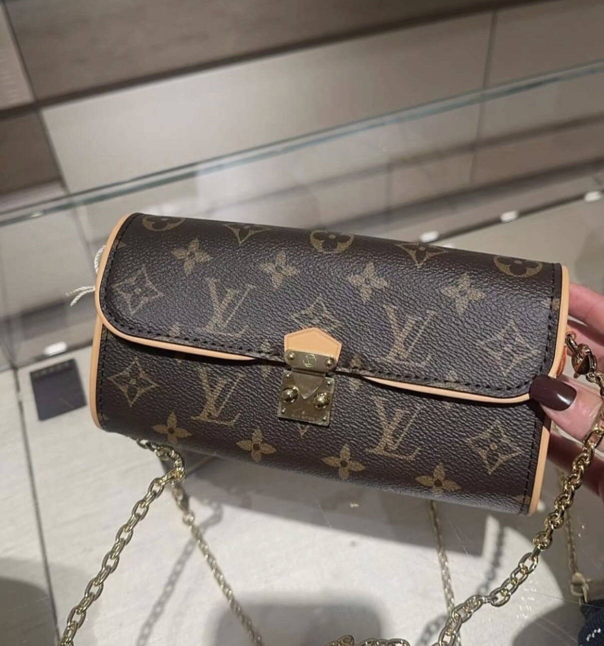 ☆大人気☆【Louis Vuitton】ポシェット・カミーユ モノグラム