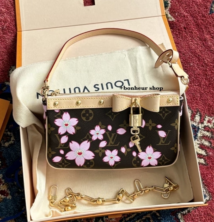 【桜モチーフが素敵☆】Louis vuitton×村上隆コラボ ポシェット M13666