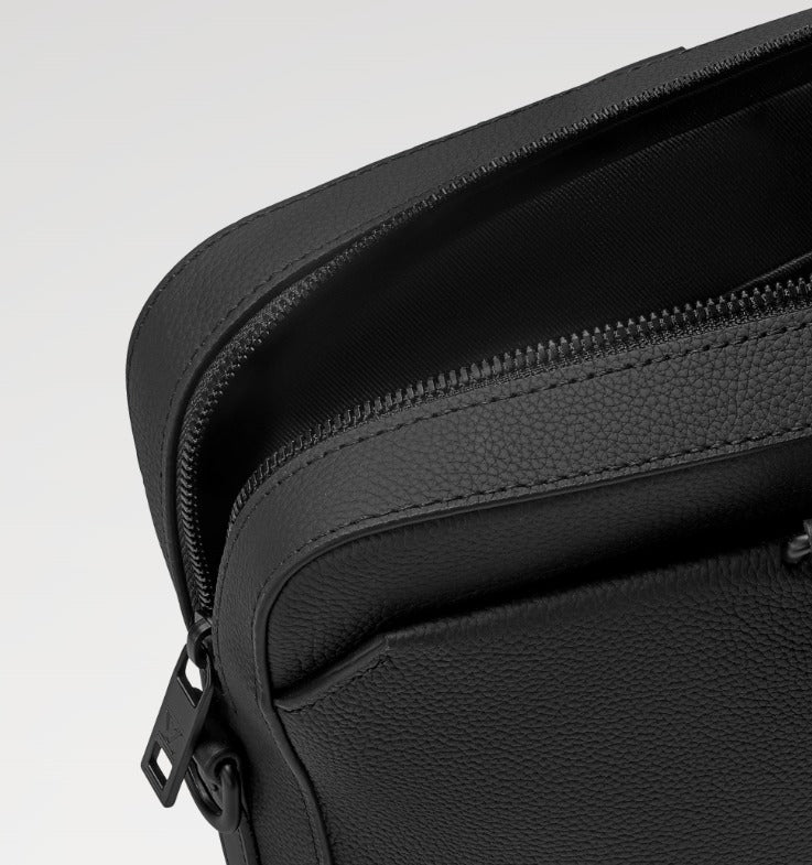 Louis Vuitton《パイロット・ブリーフケース》黒 レザー M23778