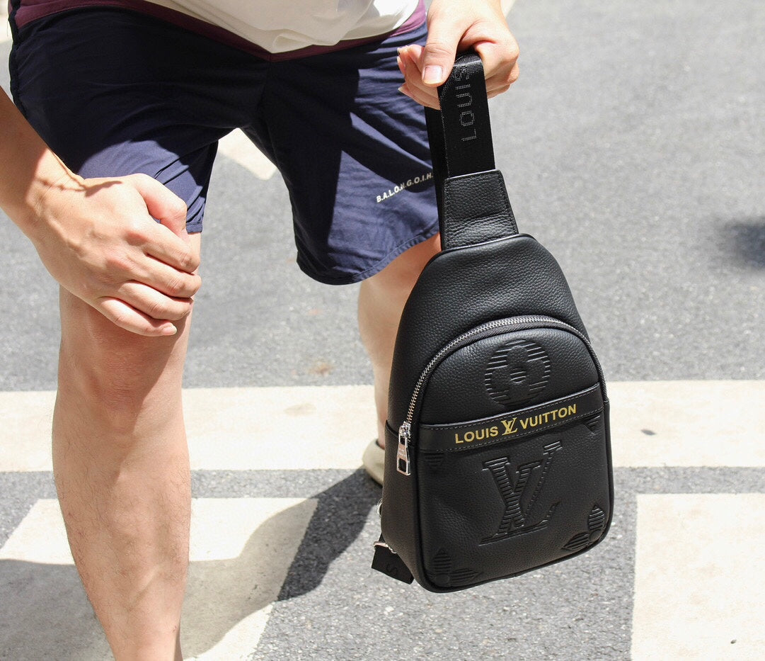 LOUIS VUITTON(ルイヴィトン)クラッチバッグ 32×18×8cm