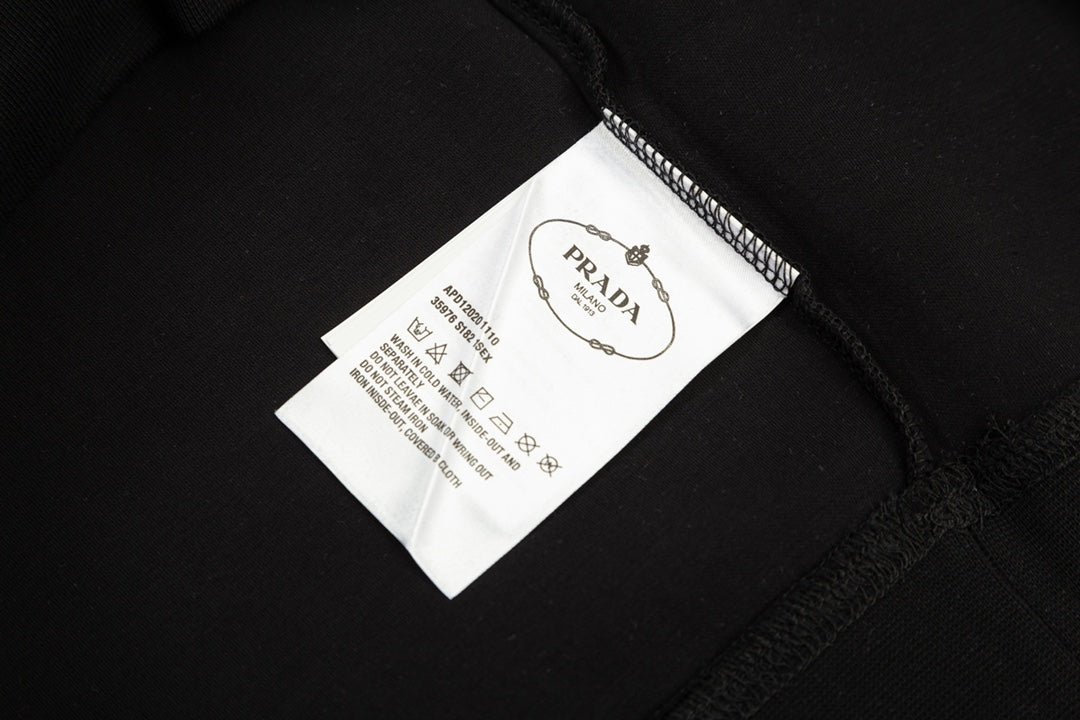 【PRADA公式旗艦店】好評に付き再入荷!!