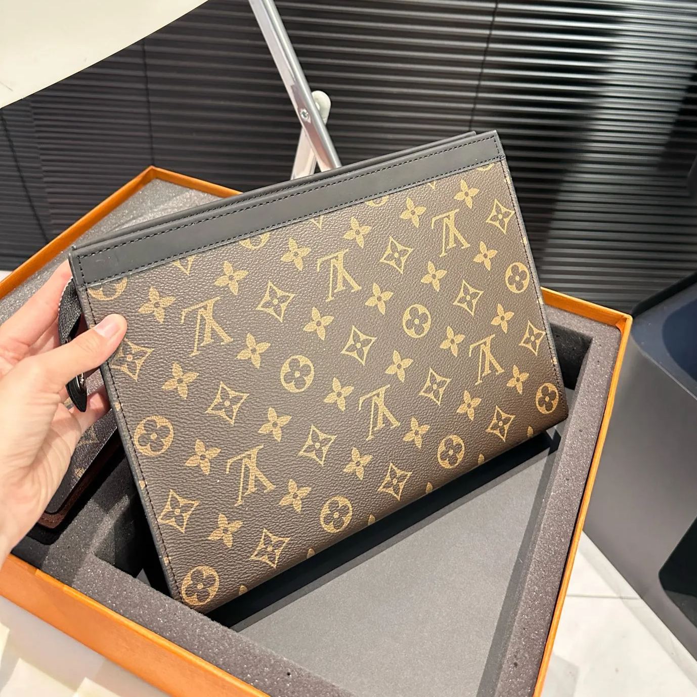 【LOUIS VUITTON】バスアメニティバッグボックスクラッチ+ウォレット