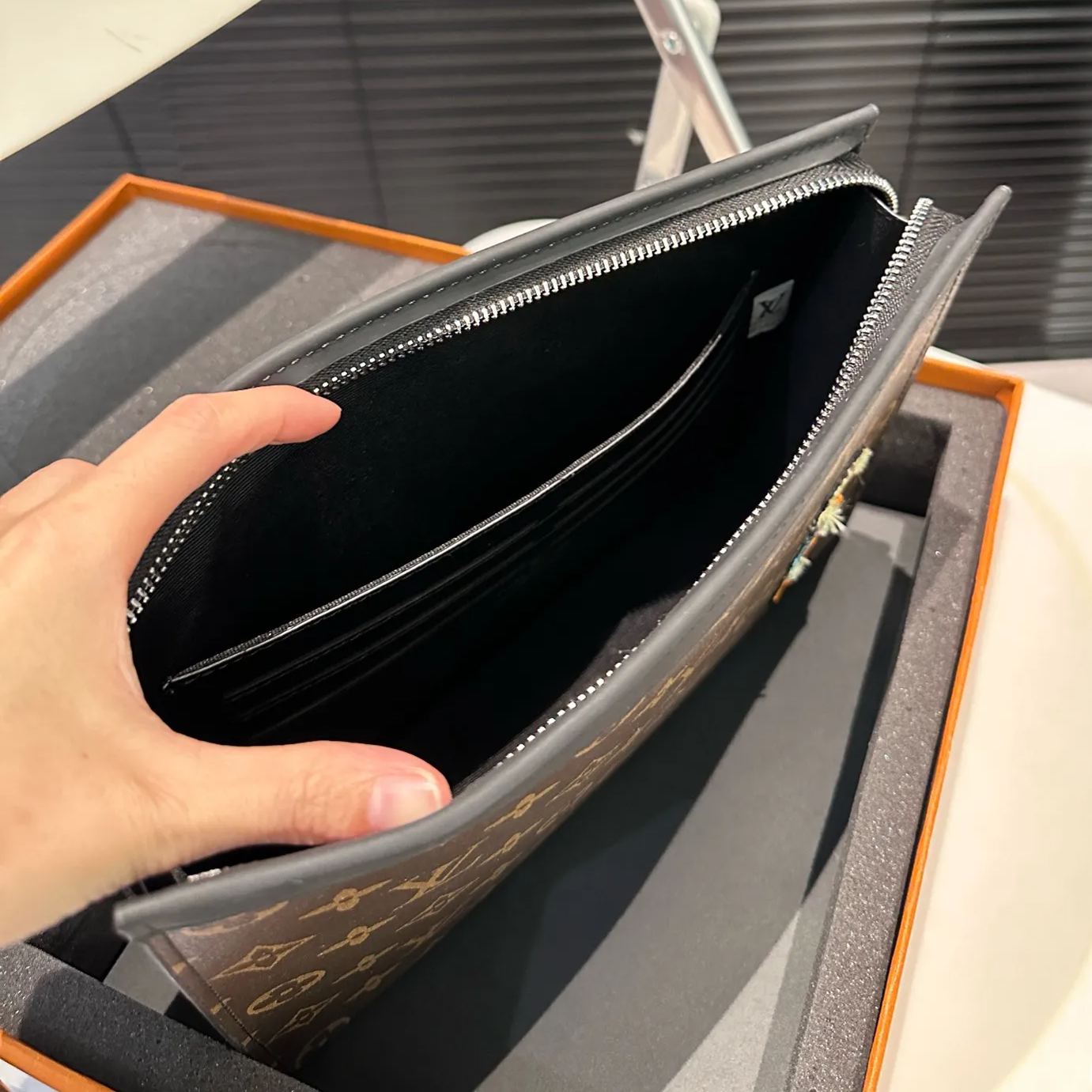 【LOUIS VUITTON】バスアメニティバッグボックスクラッチ+ウォレット