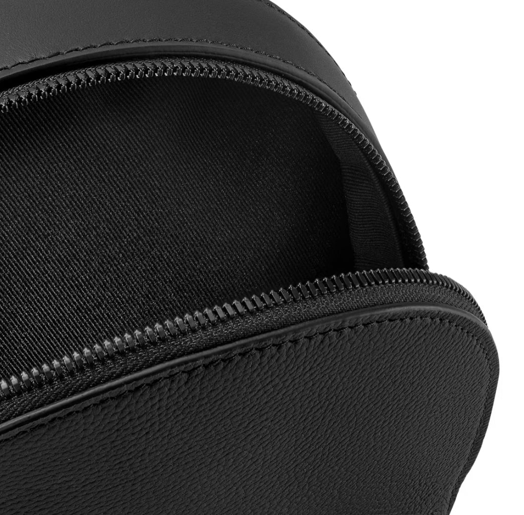 《後ろ姿まで素敵に♪》LouisVuitton ボディーバッグ パイロット M23736