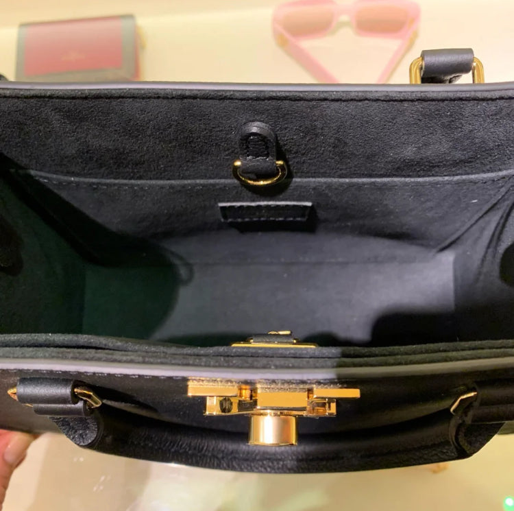 【クールでシック】Louis Vuitton ロック&ゴー M22311