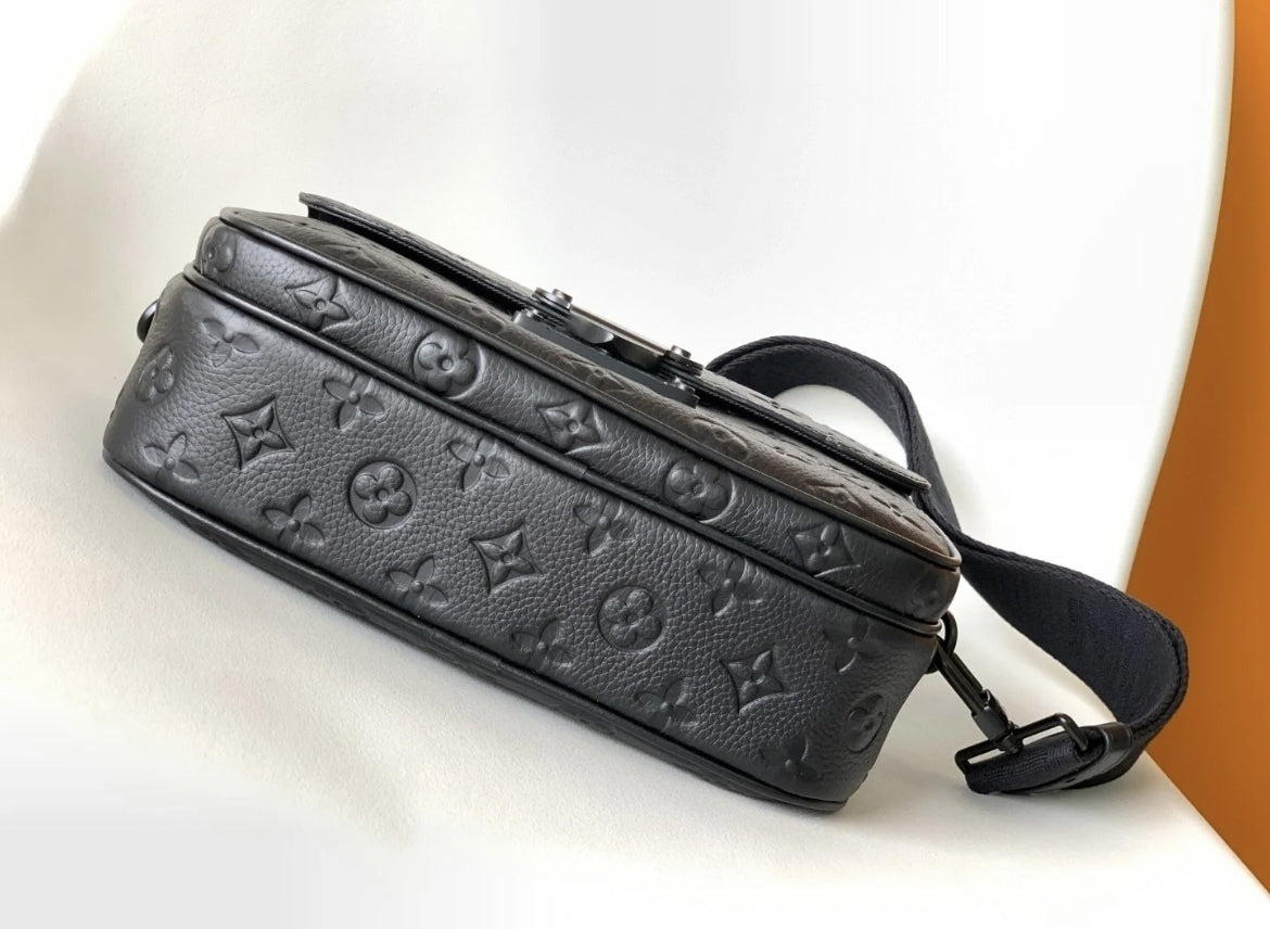 【23SS】Louis Vuitton★Sロック・メッセンジャー M58489