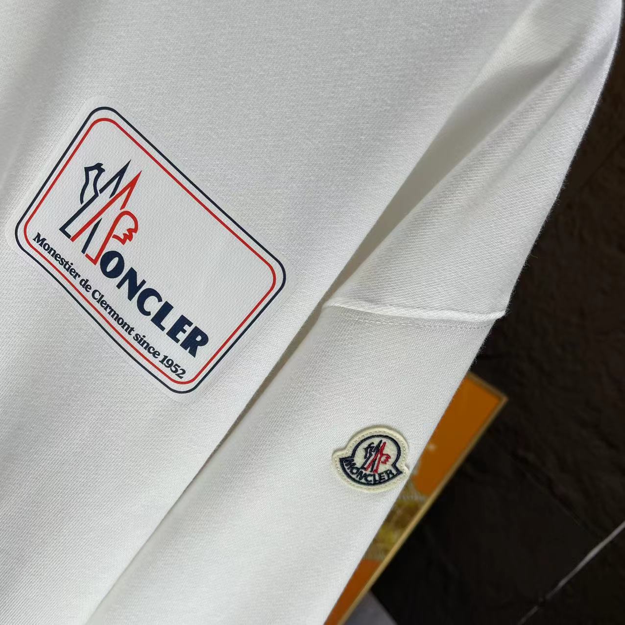 【MONCLER 公式旗艦店】ご好評に付き再入荷!!