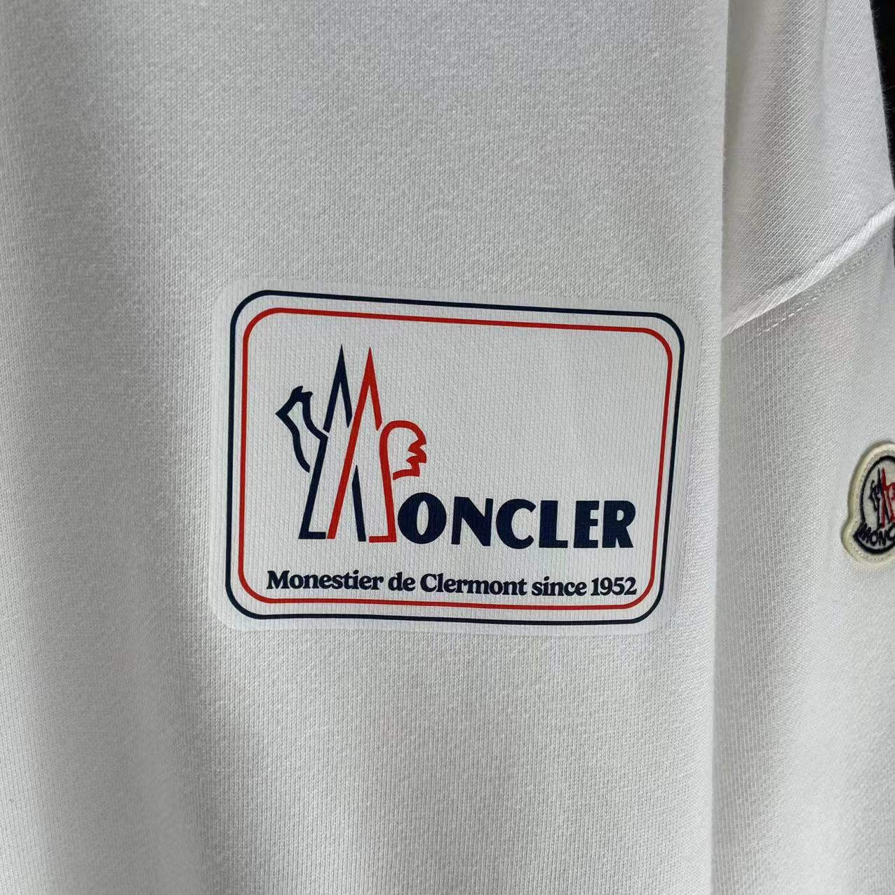 【MONCLER 公式旗艦店】ご好評に付き再入荷!!