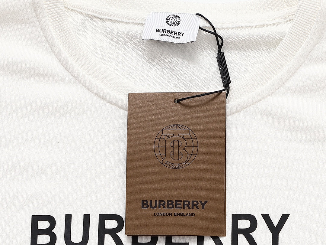 【 Burberry 旗艦店】ご好評に付き再入荷!!