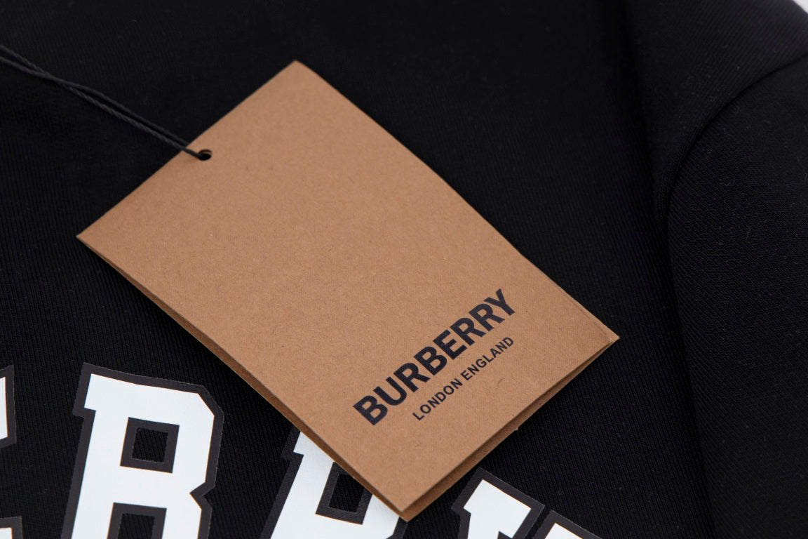 【 Burberry 旗艦店】ご好評に付き再入荷!!