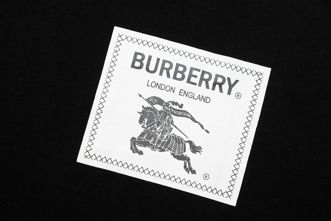 【 Burberry 旗艦店】ご好評に付き再入荷!!