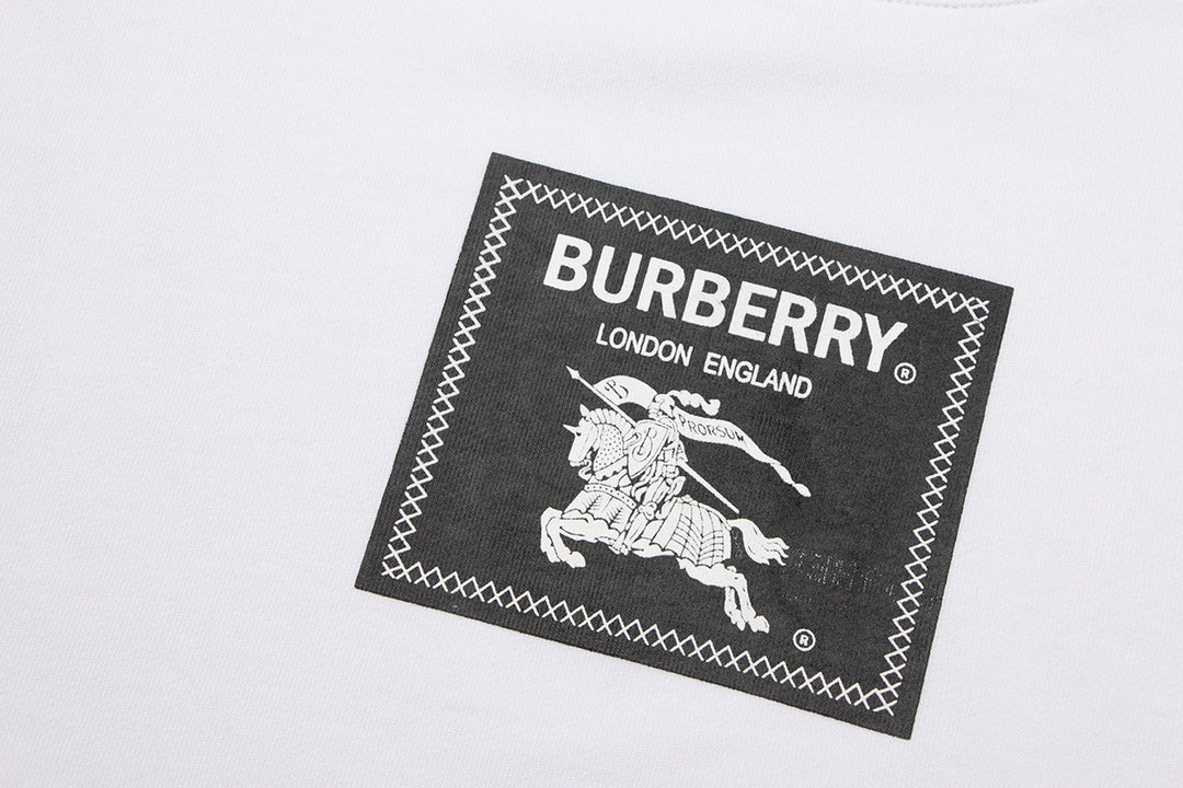 【 Burberry 旗艦店】ご好評に付き再入荷!!