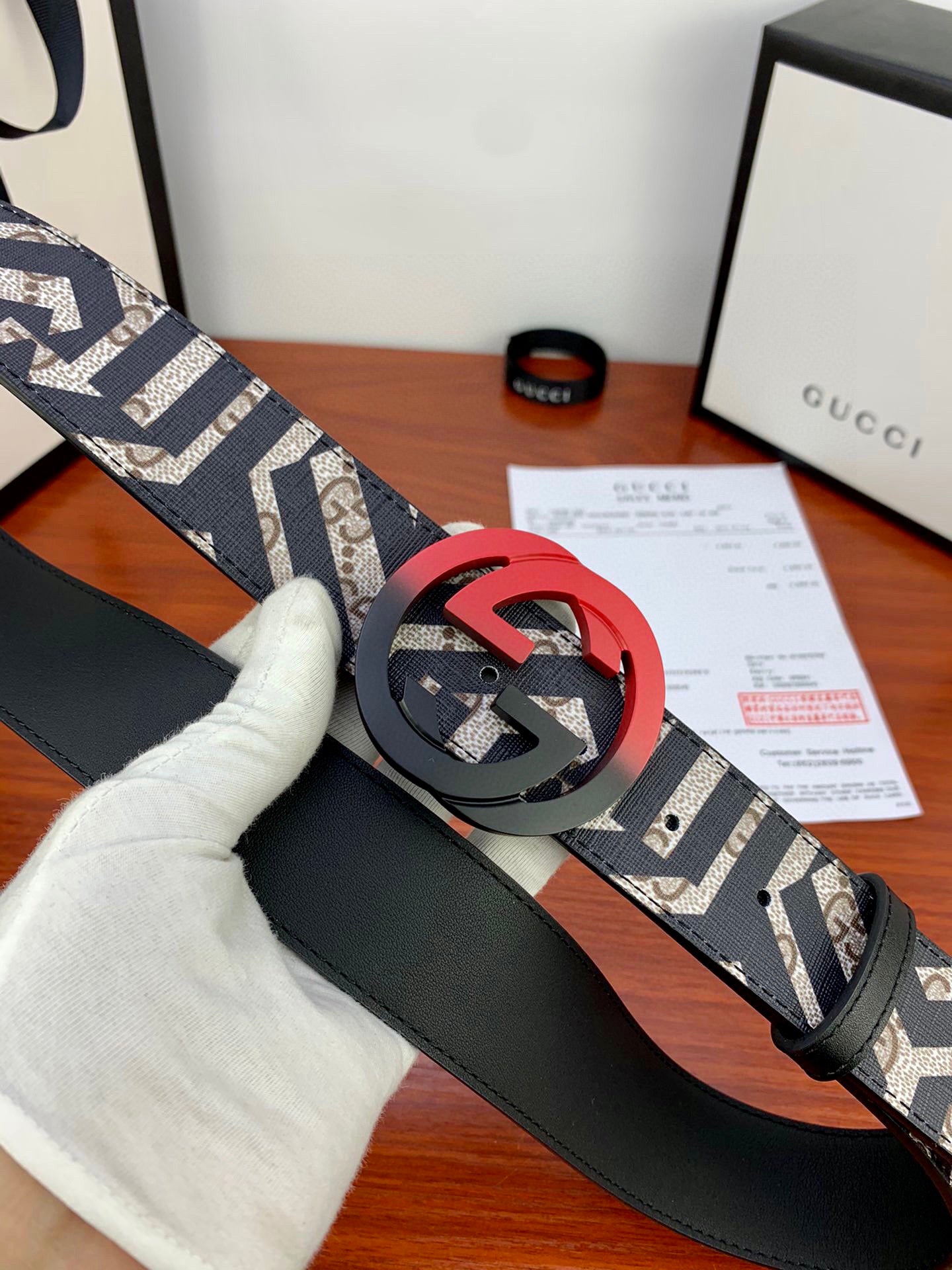 【GUCCI 公式旗艦店】クラシックGファミリーフラワーベルトボディ/初層レザーソール