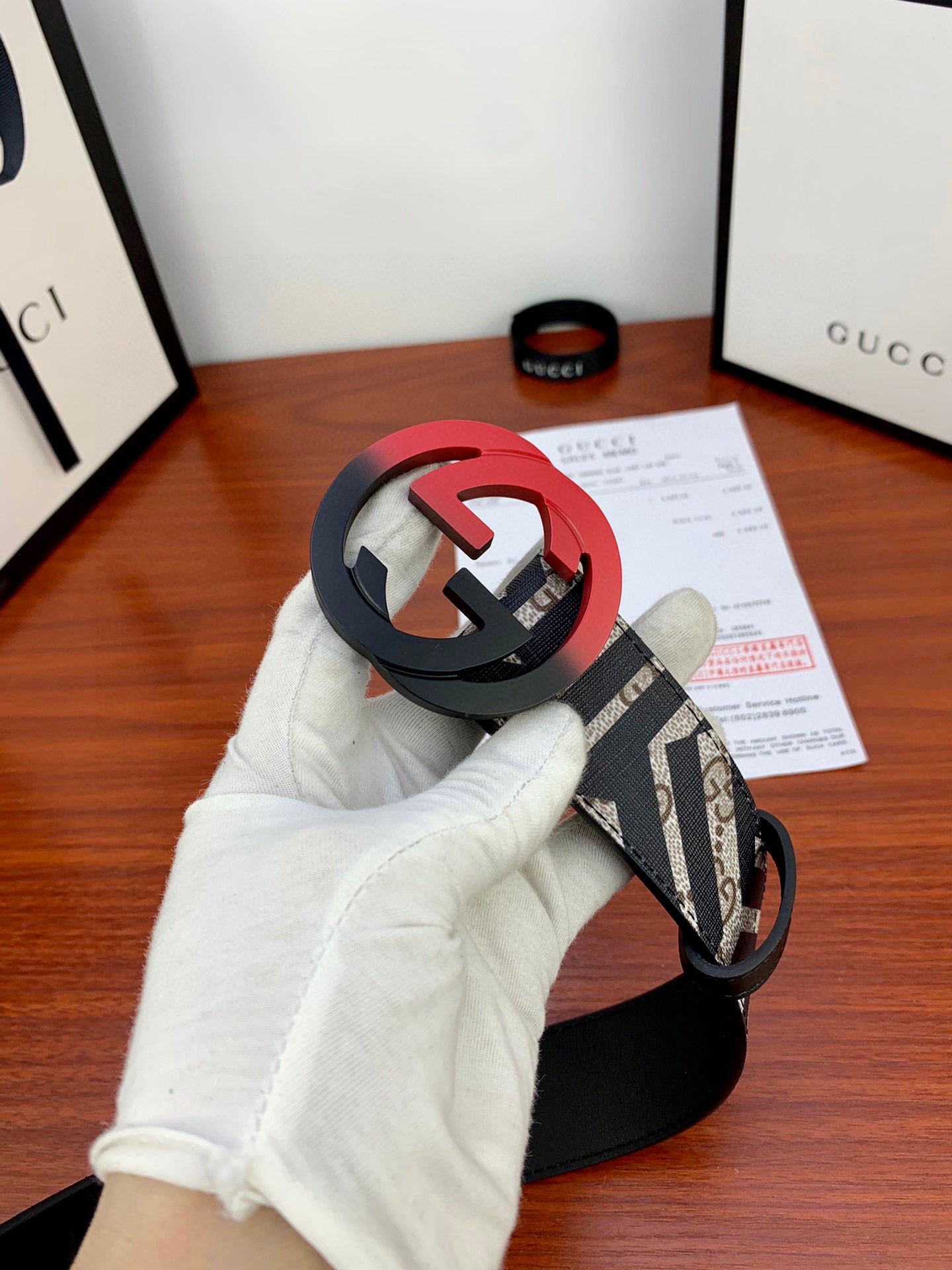 【GUCCI 公式旗艦店】クラシックGファミリーフラワーベルトボディ/初層レザーソール