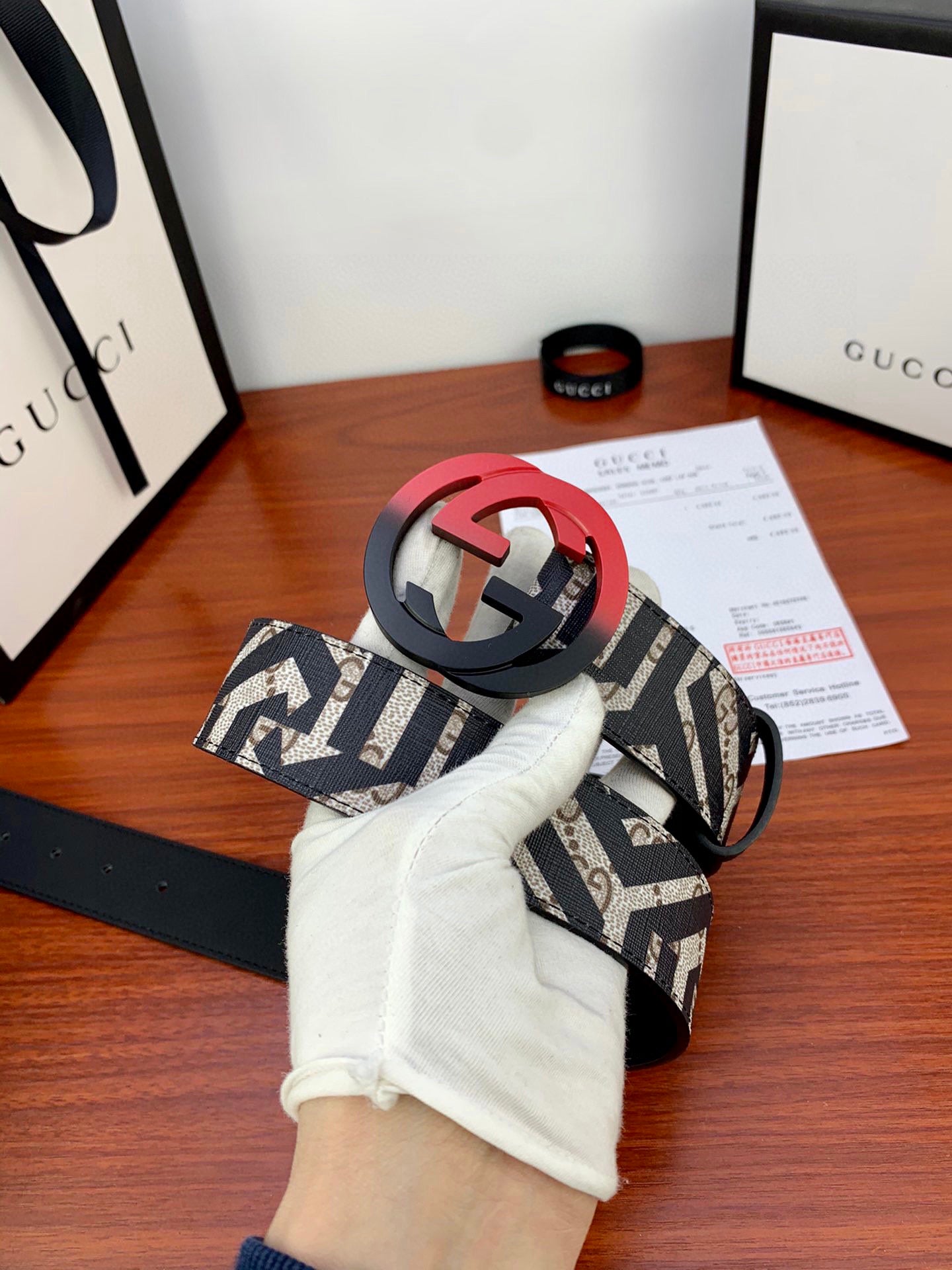 【GUCCI 公式旗艦店】クラシックGファミリーフラワーベルトボディ/初層レザーソール