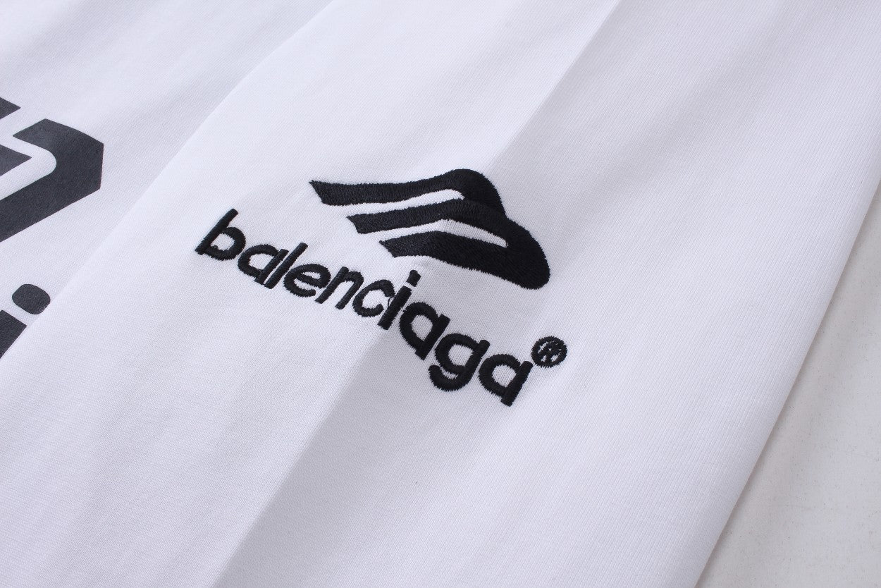 【BALENCIAGA公式 旗艦店】ご好評に付き再入荷!