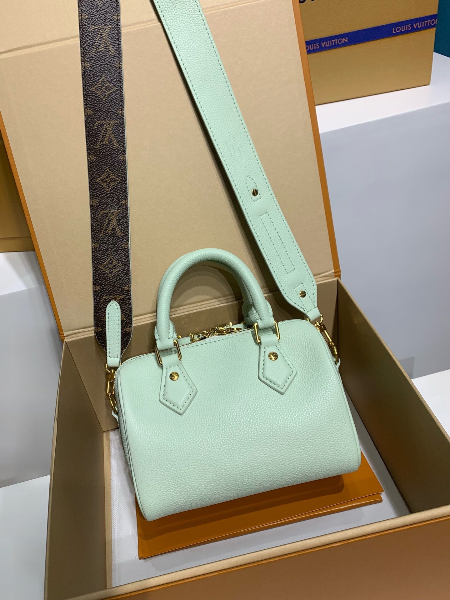 【LOUIS VUITTON】チャイニーズバレンタインデー限定版スピーディグリーンピローバッグ