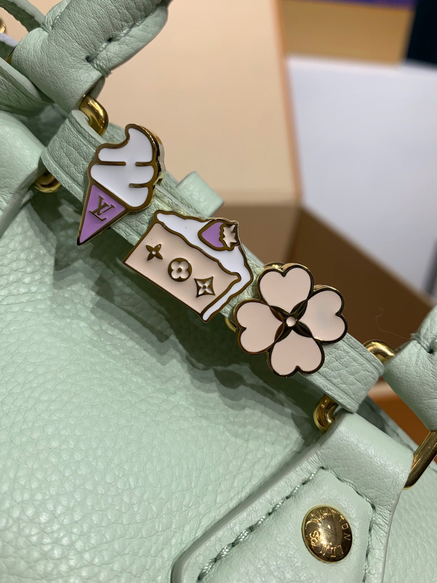 【LOUIS VUITTON】チャイニーズバレンタインデー限定版スピーディグリーンピローバッグ
