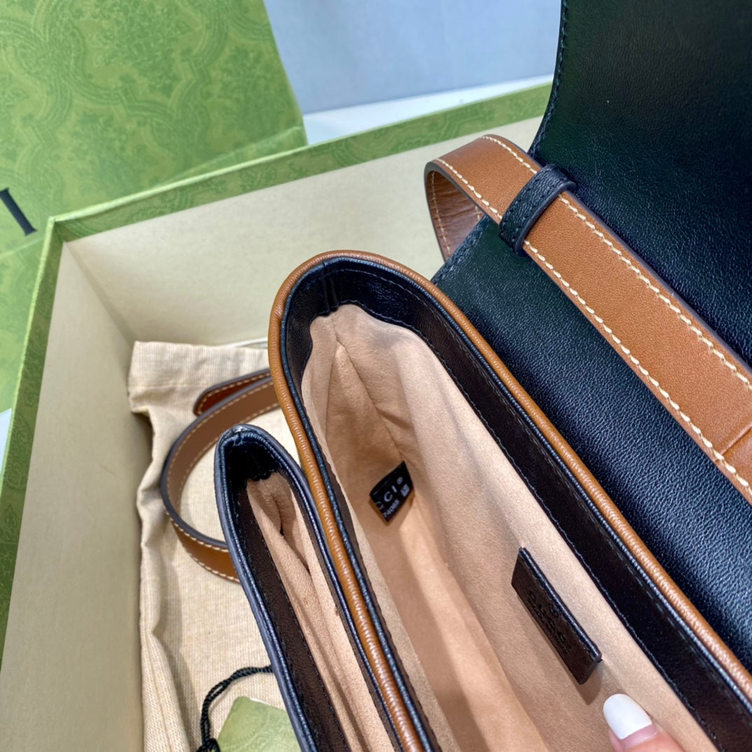 人気商品★GUCCI 𝐆𝐮𝐜𝐜𝐢 𝐩𝐚𝐝𝐥𝐨𝐜𝐤 ポータブルメッセンジャーバッグ