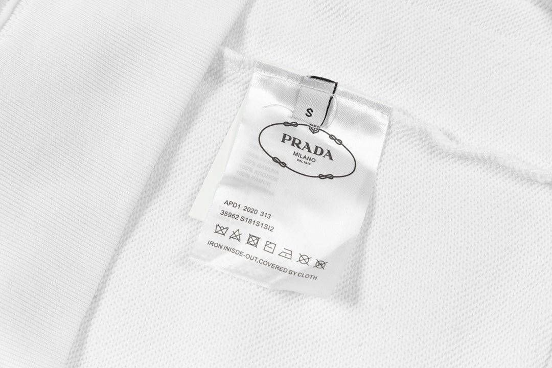 【PRADA公式旗艦店】ご好評に付き再入荷!!