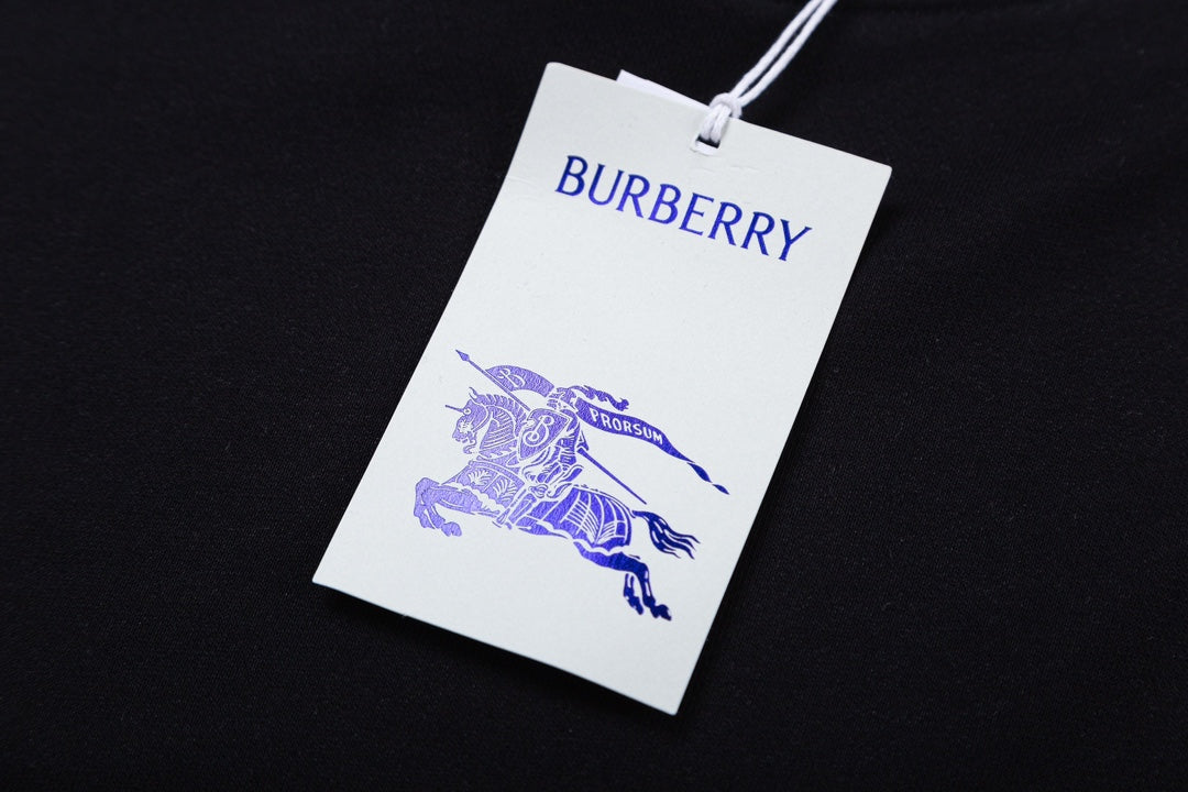 【 Burberry 旗艦店】ご好評に付き再入荷!!