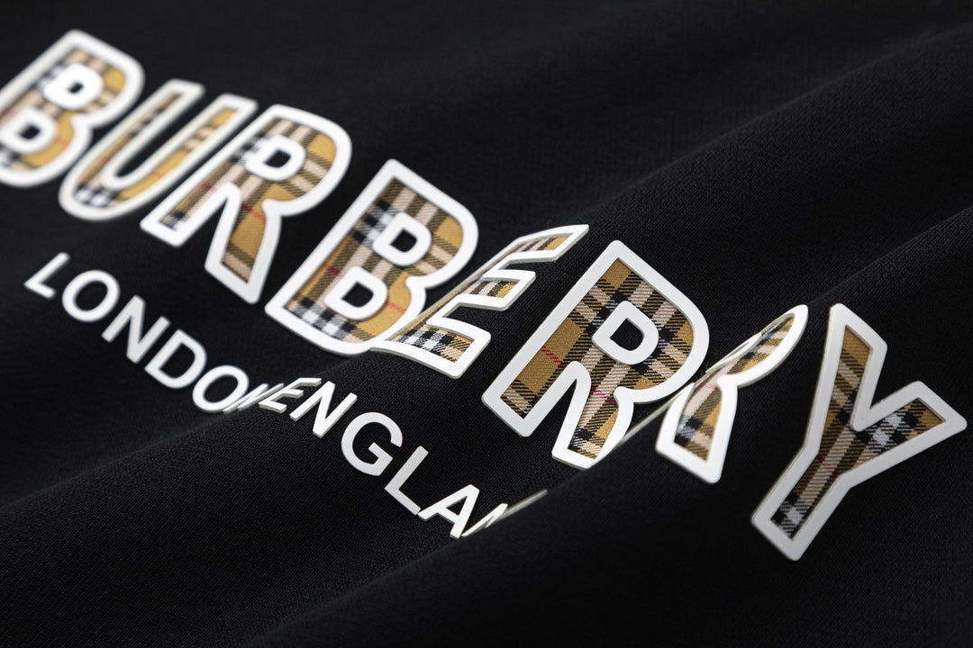 【 Burberry 旗艦店】ご好評に付き再入荷!!