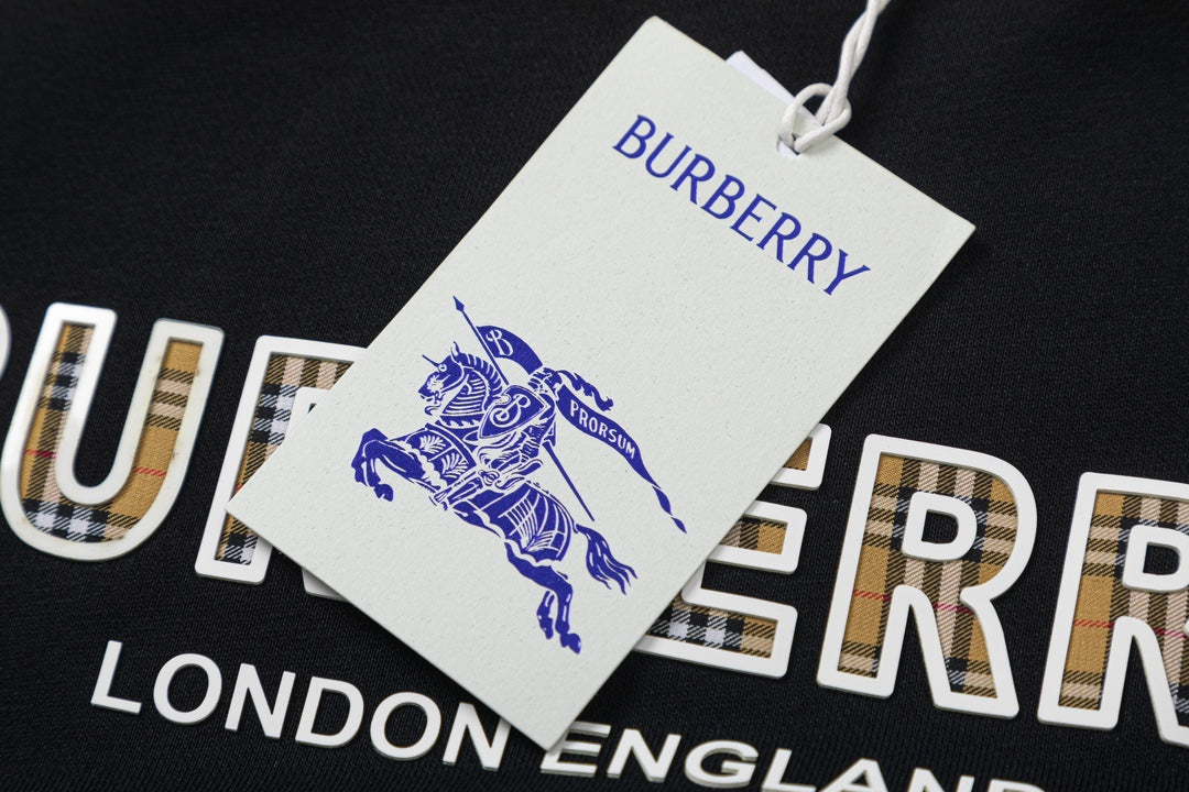 【 Burberry 旗艦店】ご好評に付き再入荷!!