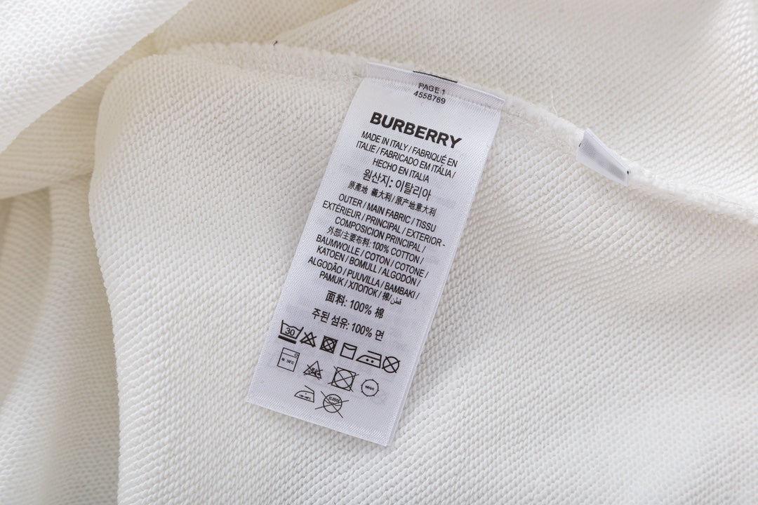 【 Burberry 旗艦店】ご好評に付き再入荷!!
