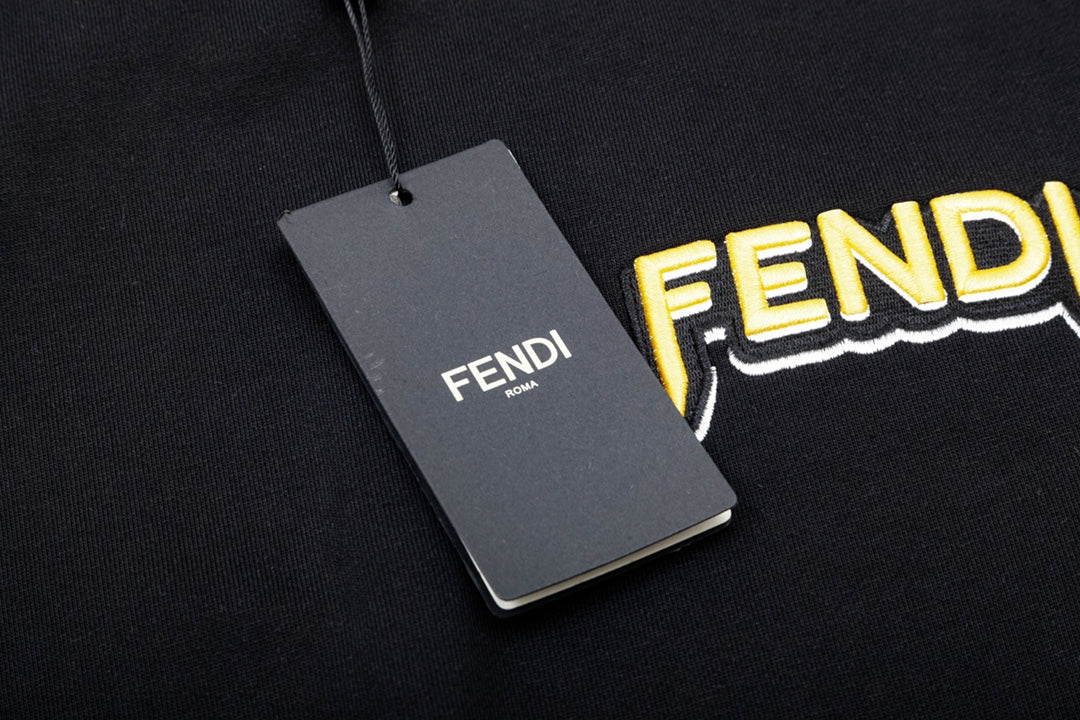 【FENDI 公式旗艦店】着好評に付き再入荷!