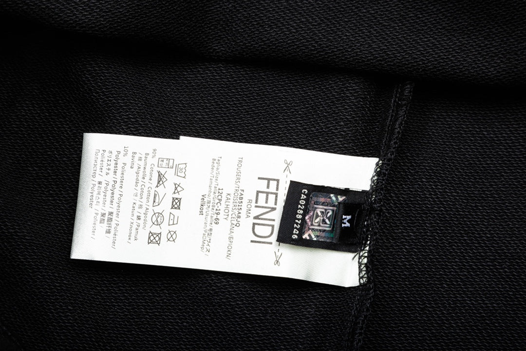 【FENDI 公式旗艦店】着好評に付き再入荷!