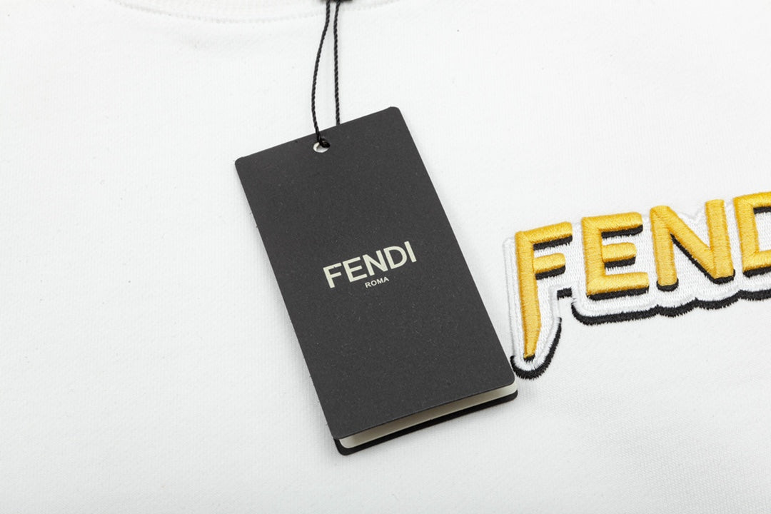 【FENDI 公式旗艦店】着好評に付き再入荷!