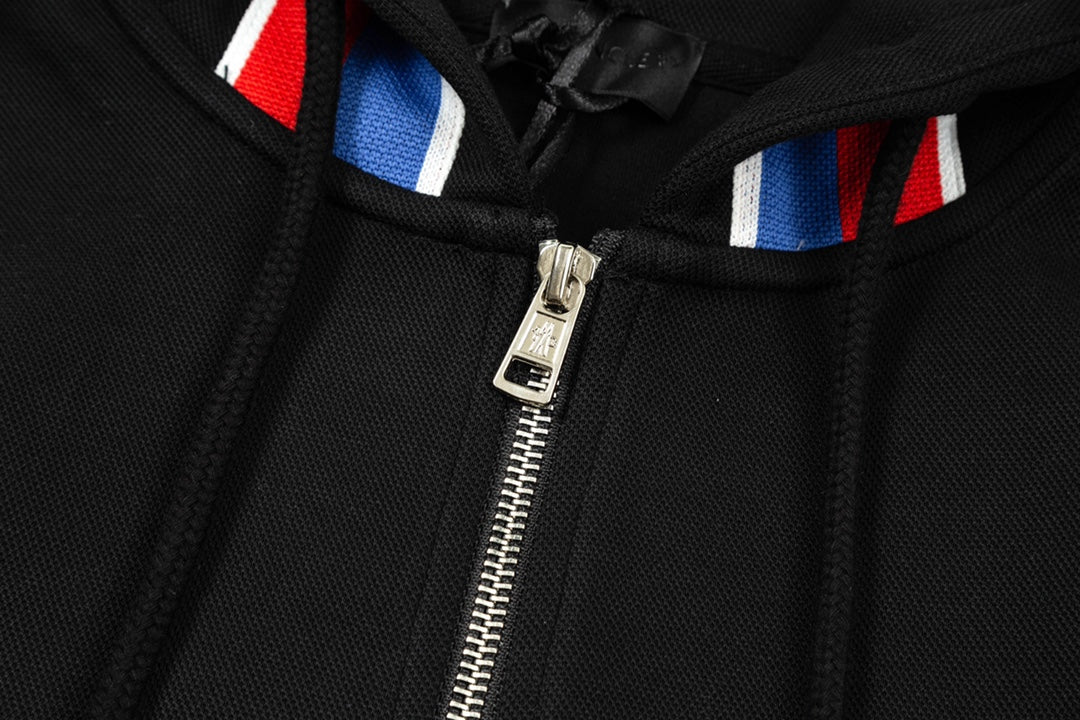 【MONCLER 公式旗艦店】ご好評に付き再入荷!!