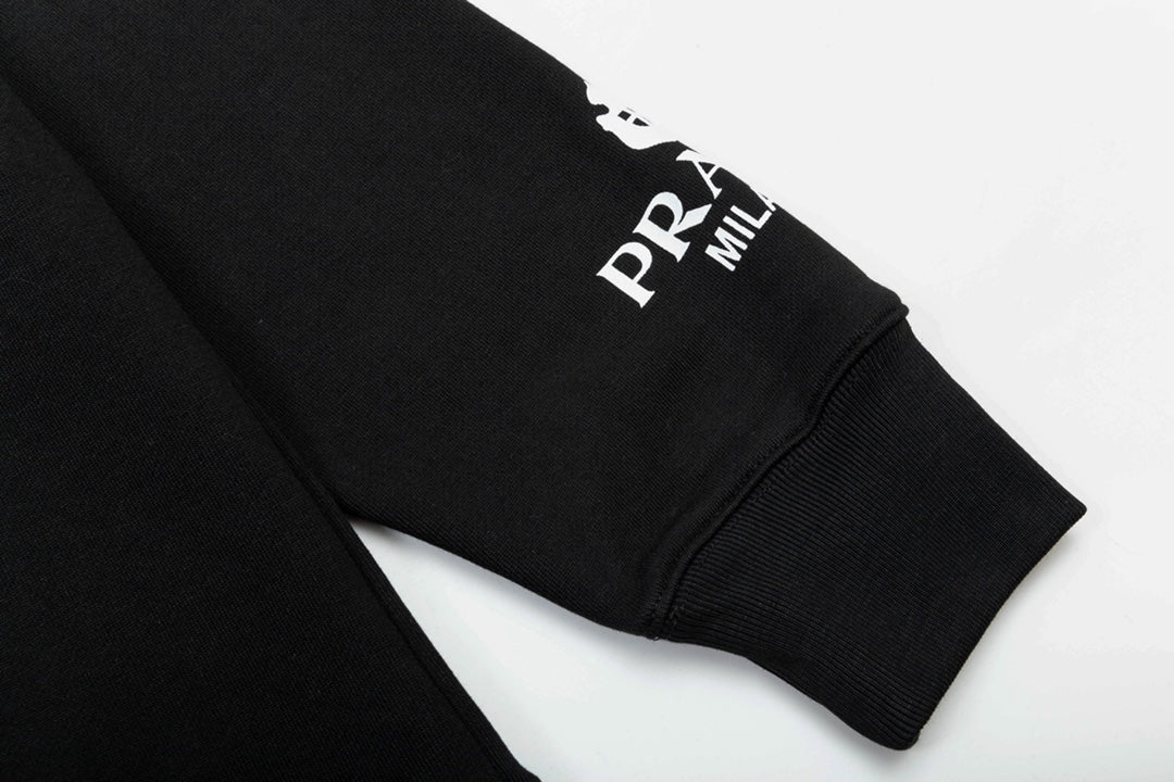 【PRADA公式旗艦店】ご好評に付き再入荷!!