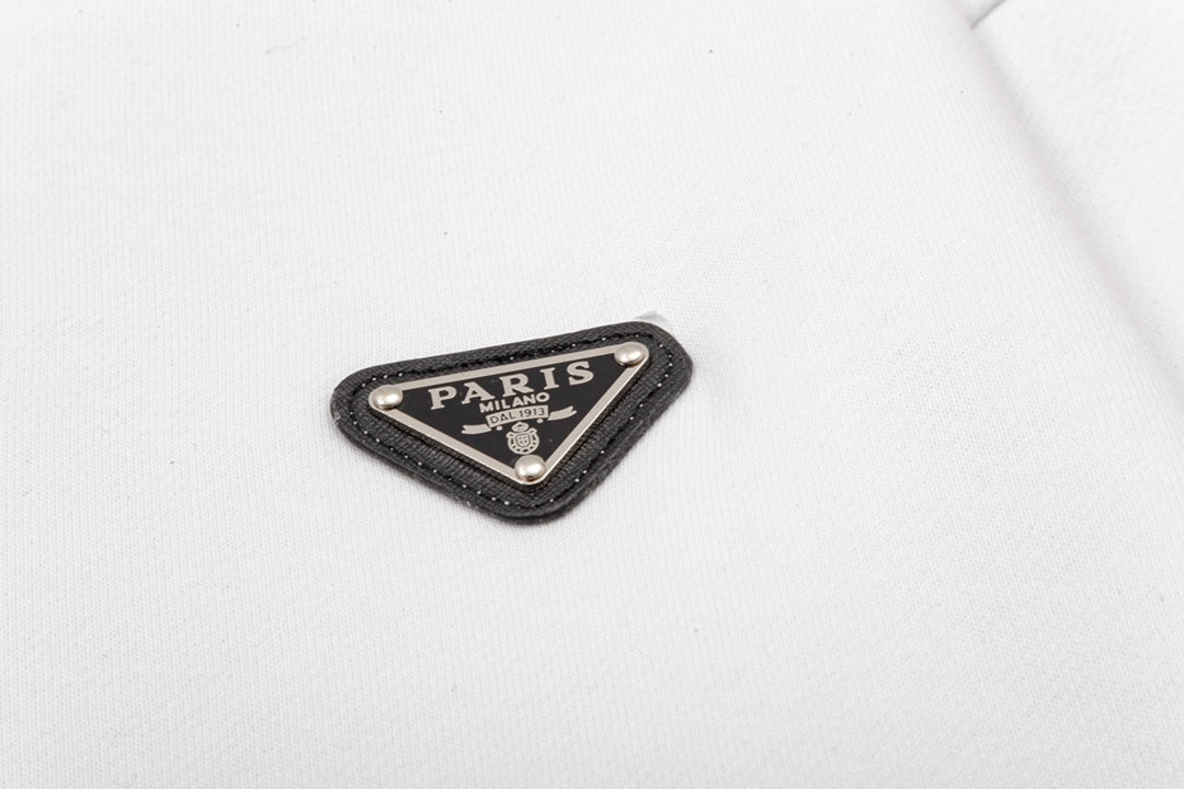 【PRADA公式旗艦店】ご好評に付き再入荷!!