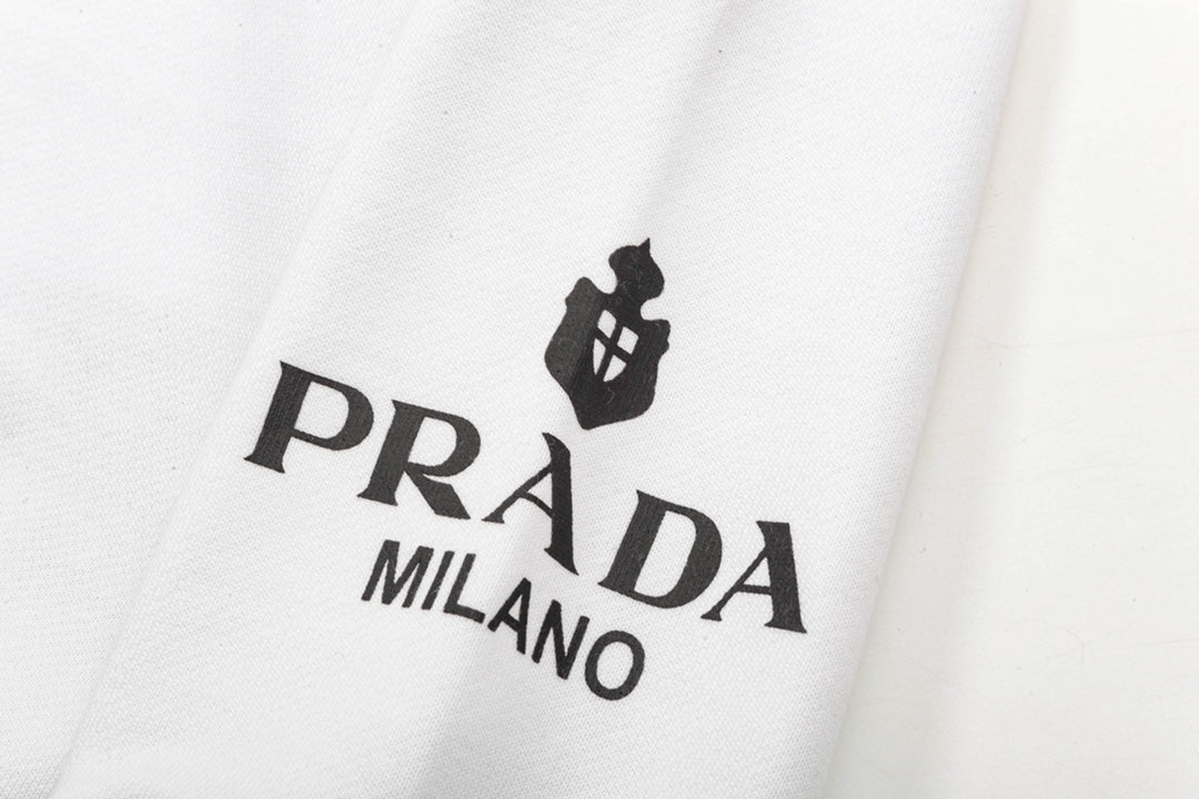 【PRADA公式旗艦店】ご好評に付き再入荷!!