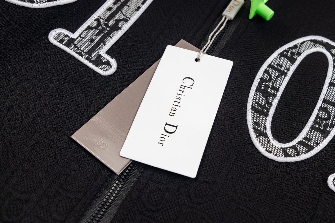 【 Dior 旗艦店】ご好評に付き再入荷!!