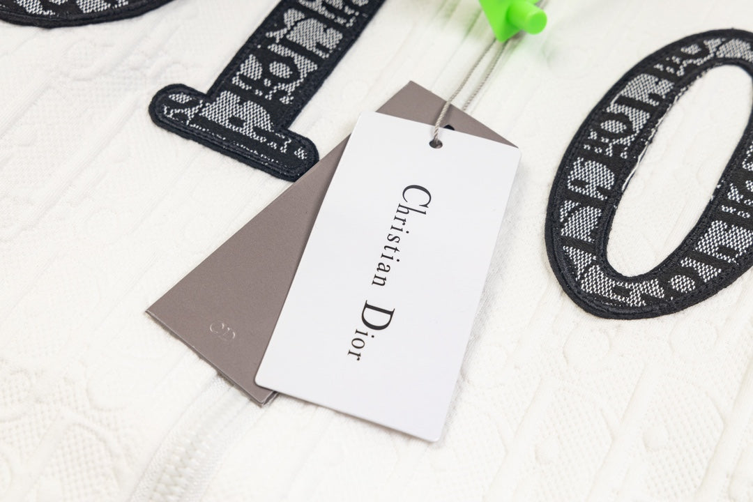 【 Dior 旗艦店】ご好評に付き再入荷!!