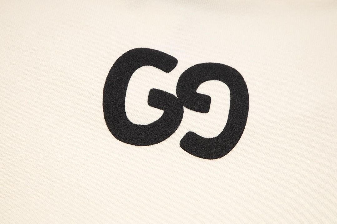 【GUCCI 公式旗艦店】返品無料「おうちで試着」