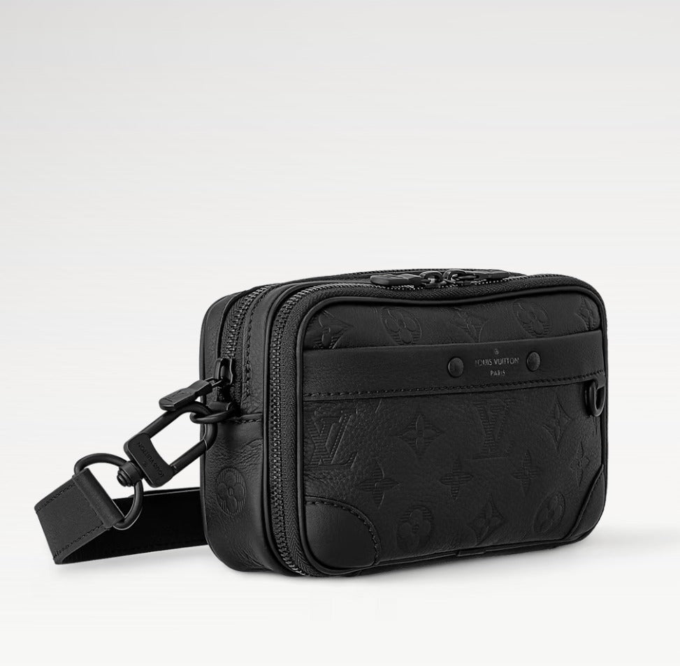 サイズ感が良い☆ LV アルファ ウェアラブルウォレット M82544