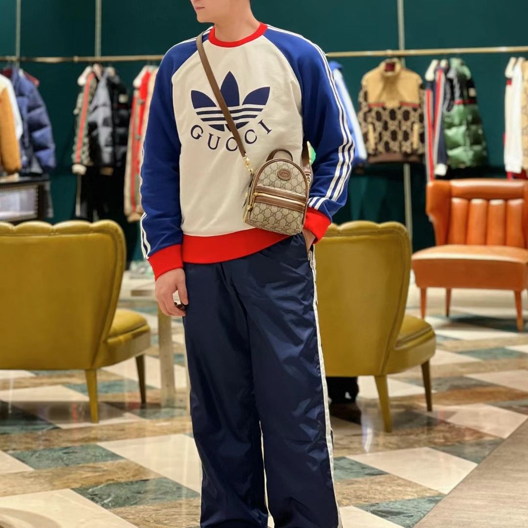 【 Gucci 旗艦店】ご好評に付き再入荷！！