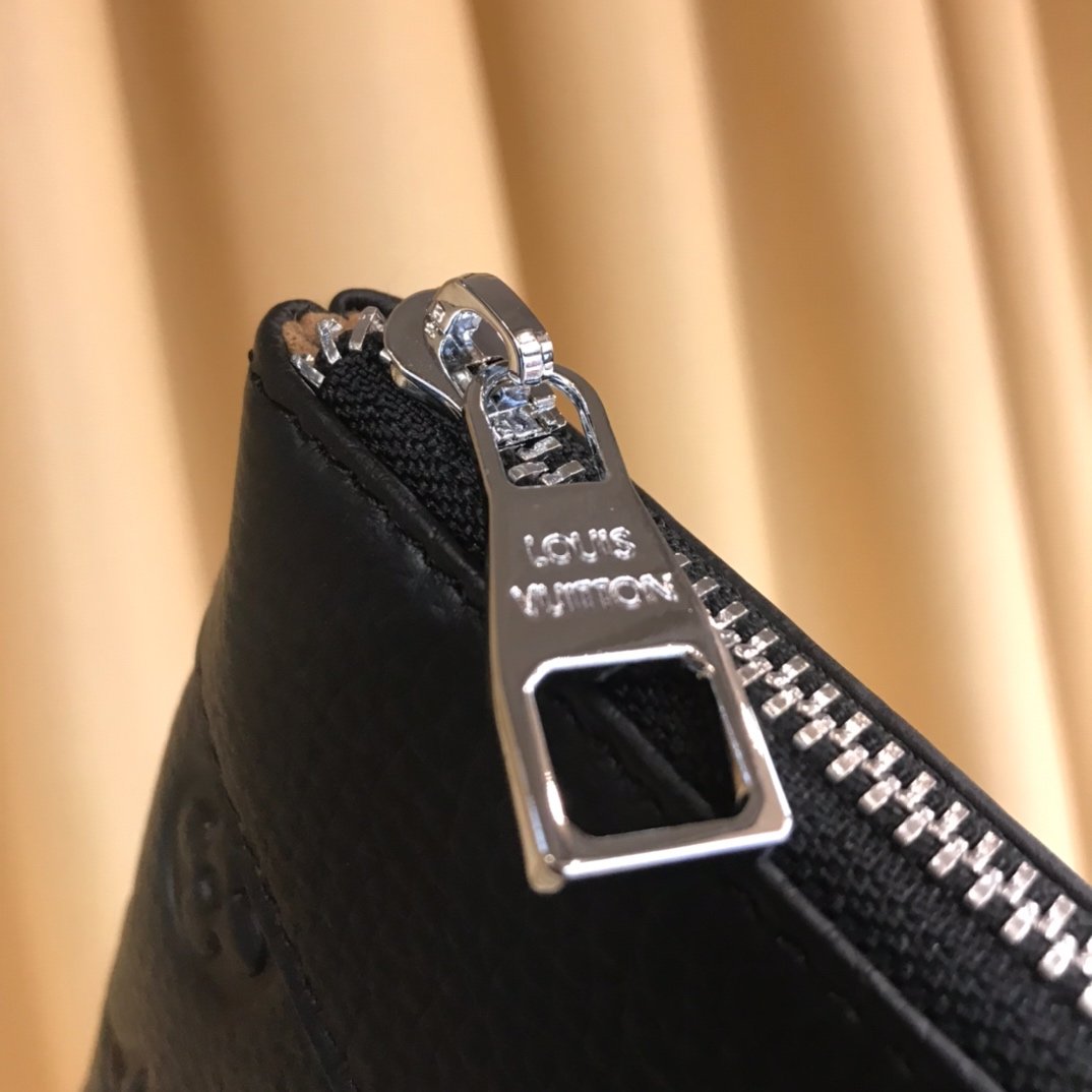 LOUIS VUITTON（ルイヴィトン）クラッチバッグ 28X18X2cm