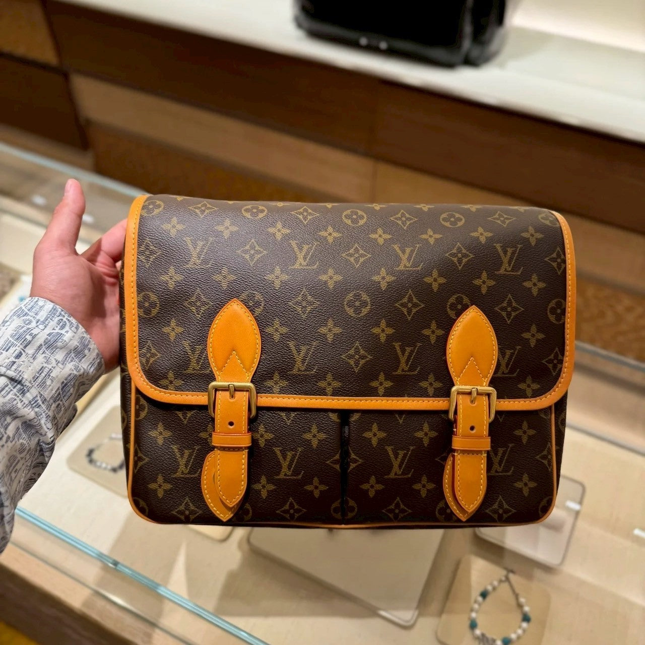 【一歩先の自分へ♥】Louis Vuitton ショルダーバッグ M14723