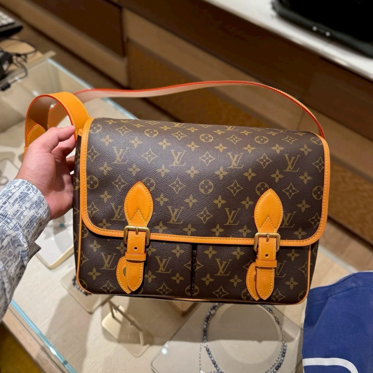 【一歩先の自分へ♥】Louis Vuitton ショルダーバッグ M14723