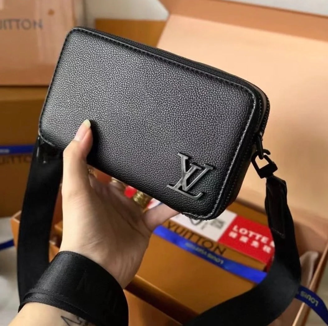 【シティーユースに最適】LV アルファ・ウェアラブル ウォレット  M59161