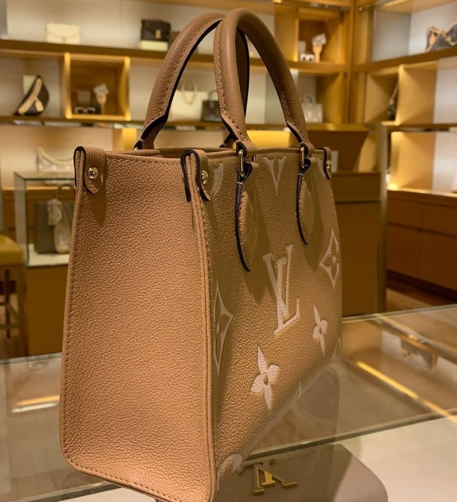 【コントラストカラーのモノグラム】Louis Vuitton オンザゴーPM ブランド型番M12513